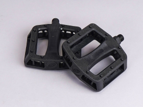 Black plastic BMX pedals 1/2 inch